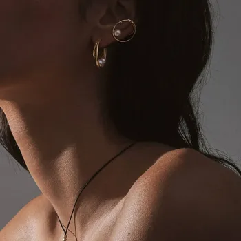Европейската и американската мода нишевая минималистичная перлена универсална дамски клипса за уши